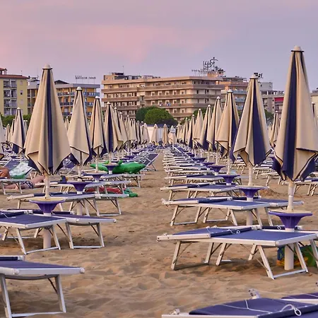 Huge Terrace In The Heart Of For 7 Guests Bibione